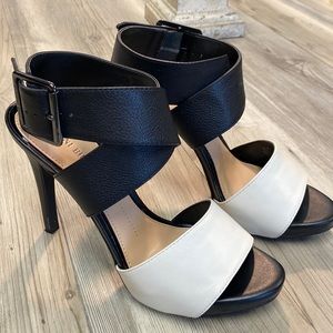 Gianni Bini Black & White Heel Sandal 8.5